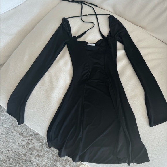 Oh Polly Long Sleeve Cross Over Strap Mini Dress in Black size 2 - Picture 3 of 3